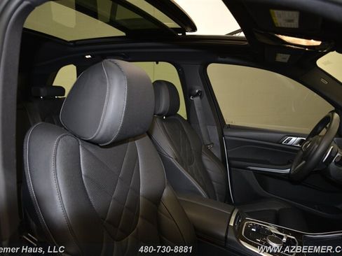 Used 2025 BMW X5 xDrive40i w/ M Sport Package AWD/4WD image 19