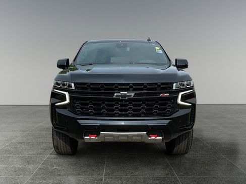 Used 2024 Chevrolet Suburban Z71 w/ Luxury Package image 2