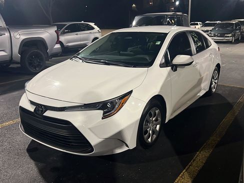 Used 2026 Toyota Corolla LE image 2