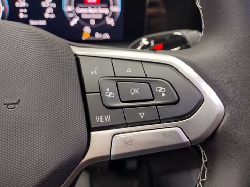 New 2026 Volkswagen Tiguan SE image 30