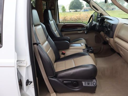 Used 2005 Ford Excursion Eddie Bauer AWD/4WD image 24