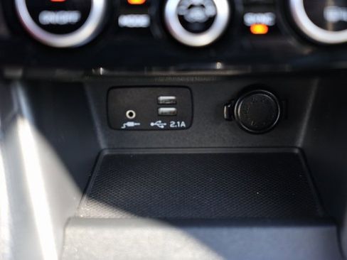 Used 2020 Subaru Forester Limited image 46