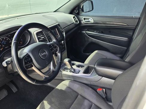 Used 2021 Jeep Grand Cherokee Laredo RWD image 10