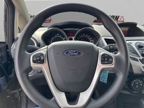 Used 2013 Ford Fiesta SE image 22