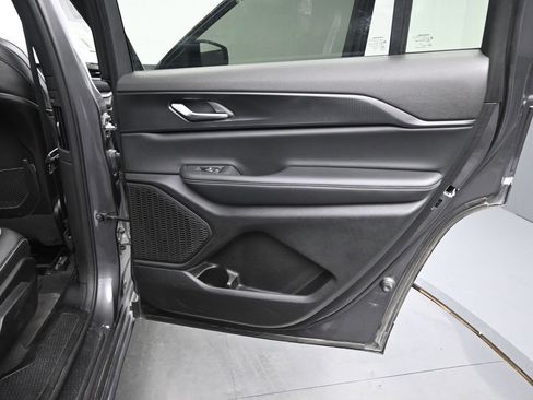 Used 2023 Jeep Grand Cherokee L Laredo AWD/4WD image 18