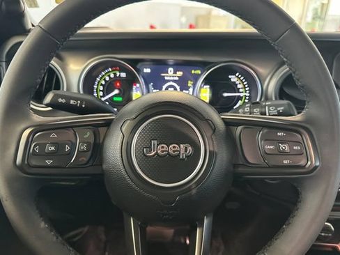 Used 2023 Jeep Wrangler Unlimited AWD/4WD image 26
