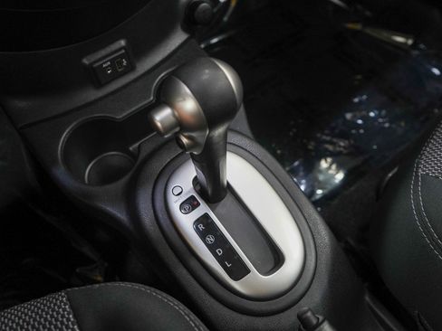 Used 2019 Nissan Versa SV FWD image 18