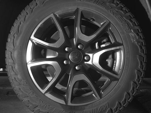 Used 2025 Jeep Compass Trailhawk AWD/4WD image 13