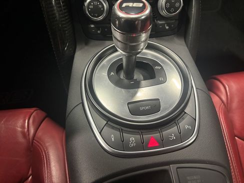Used 2011 Audi R8 V10 image 59