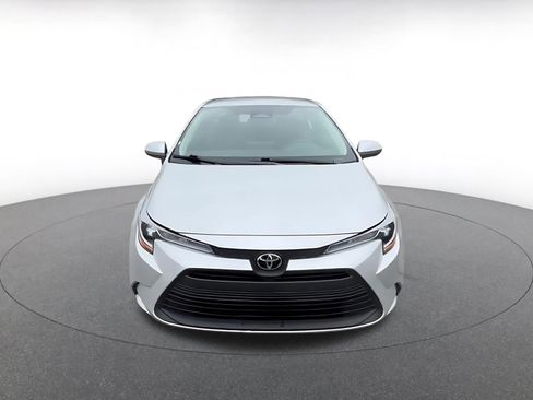 Used 2025 Toyota Corolla LE FWD image 5