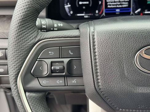 Used 2026 Toyota Tacoma Limited AWD/4WD image 11