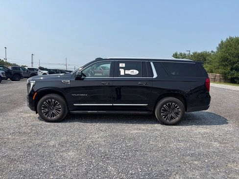 Used 2025 GMC Yukon XL Elevation AWD/4WD image 5