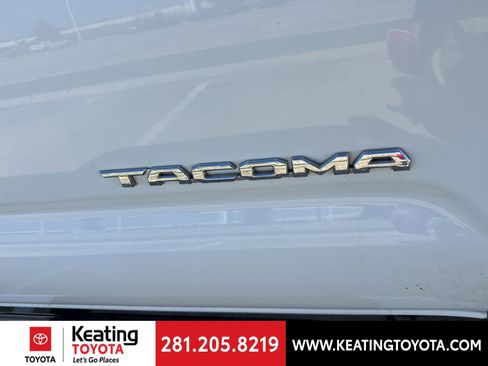 Used 2021 Toyota Tacoma Limited AWD/4WD image 9