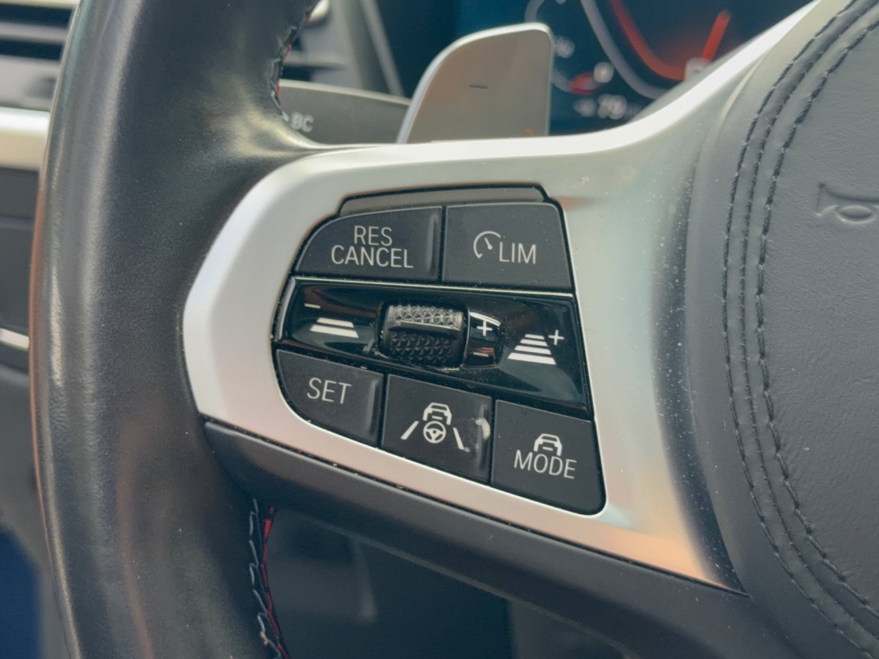 Used 2025 BMW X4 M40i AWD/4WD image 18