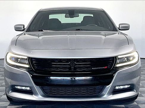 Used 2018 Dodge Charger R/T RWD image 3