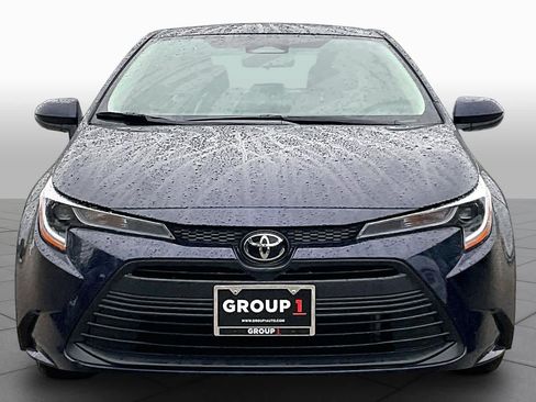 Used 2025 Toyota Corolla LE FWD image 4