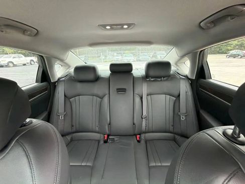 Used 2018 Genesis G80 3.8 RWD image 11