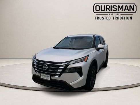 Used 2024 Nissan Rogue SV AWD/4WD image 5
