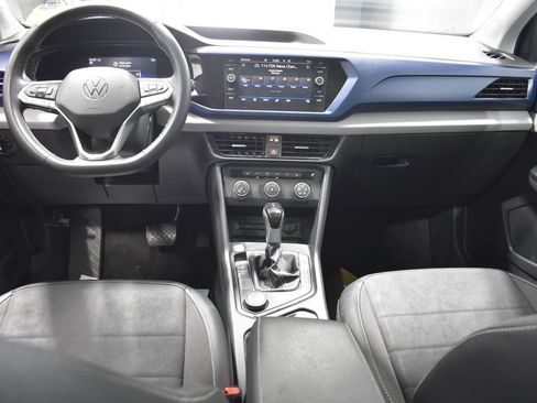 Used 2022 Volkswagen Taos SE w/ Panoramic Sunroof Package AWD/4WD image 13