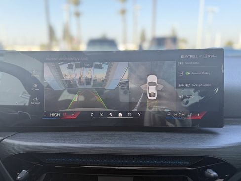 Used 2025 BMW 430i Coupe w/ Convenience Package image 17