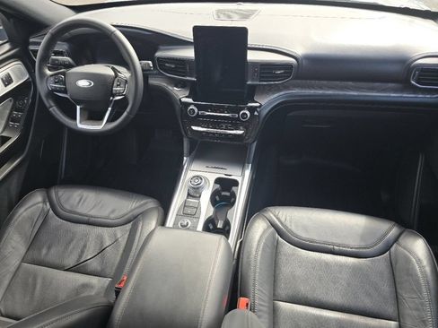 Used 2021 Ford Explorer Platinum w/ Premium Technology Package AWD/4WD image 29