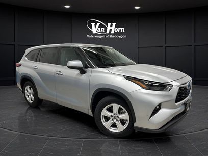 Used 2023 Toyota Highlander LE