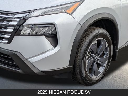 Certified 2025 Nissan Rogue SV image 10