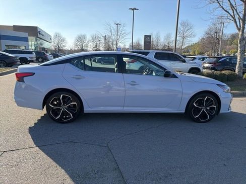 Used 2024 Nissan Altima 2.5 SR image 8