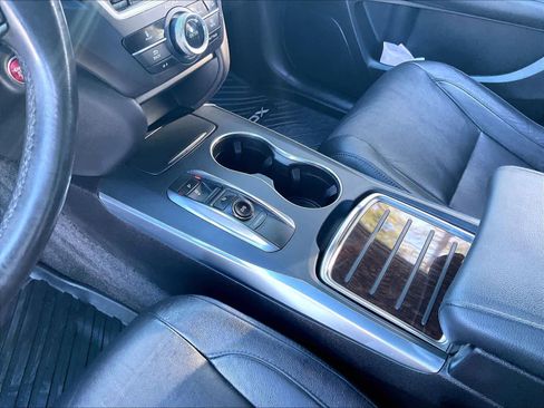 Used 2017 Acura MDX SH-AWD image 19