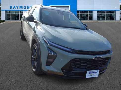 Certified 2025 Chevrolet Trax ACTIV w/ Driver Confidence Package image 9