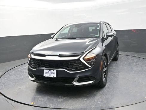 Used 2024 Kia Sportage EX image 4