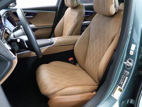 Certified 2024 Mercedes-Benz E 350 4MATIC Sedan w/ Airmatic Package image 16