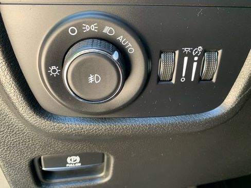 Used 2023 Jeep Grand Cherokee L Limited AWD/4WD image 24