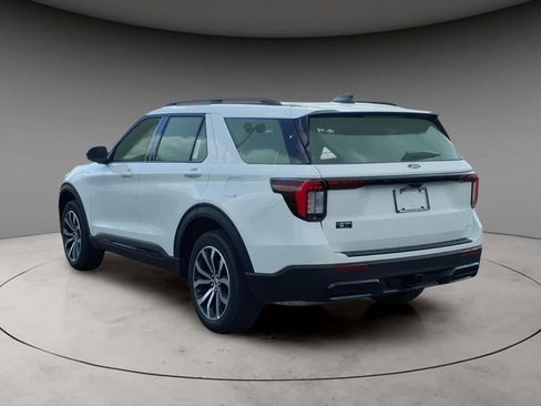 New 2026 Ford Explorer ST-Line AWD/4WD image 3