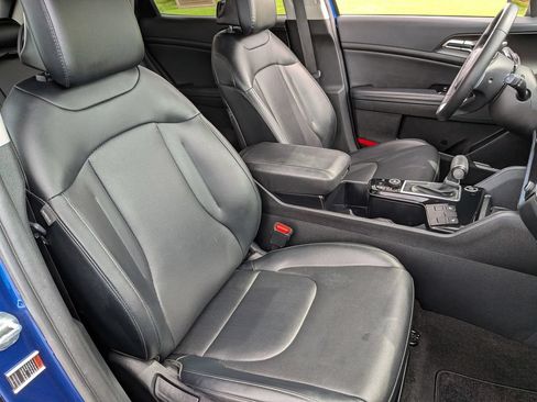 Used 2023 Kia Sportage EX FWD image 30