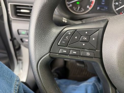 Used 2025 Nissan Sentra S image 19