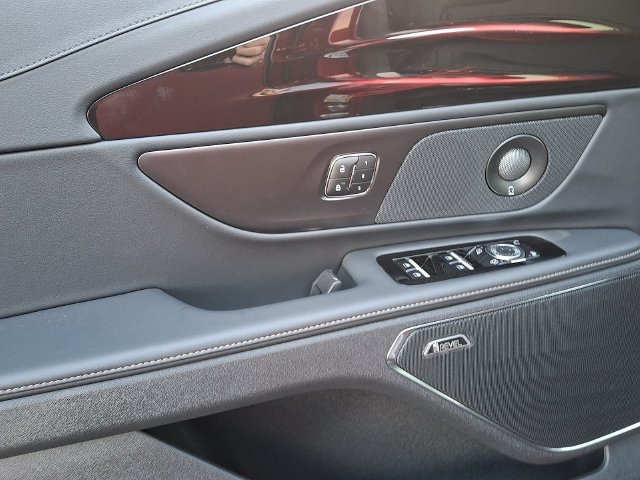 New 2026 Lincoln Nautilus Premier w/ Equipment Group 102A AWD/4WD image 10