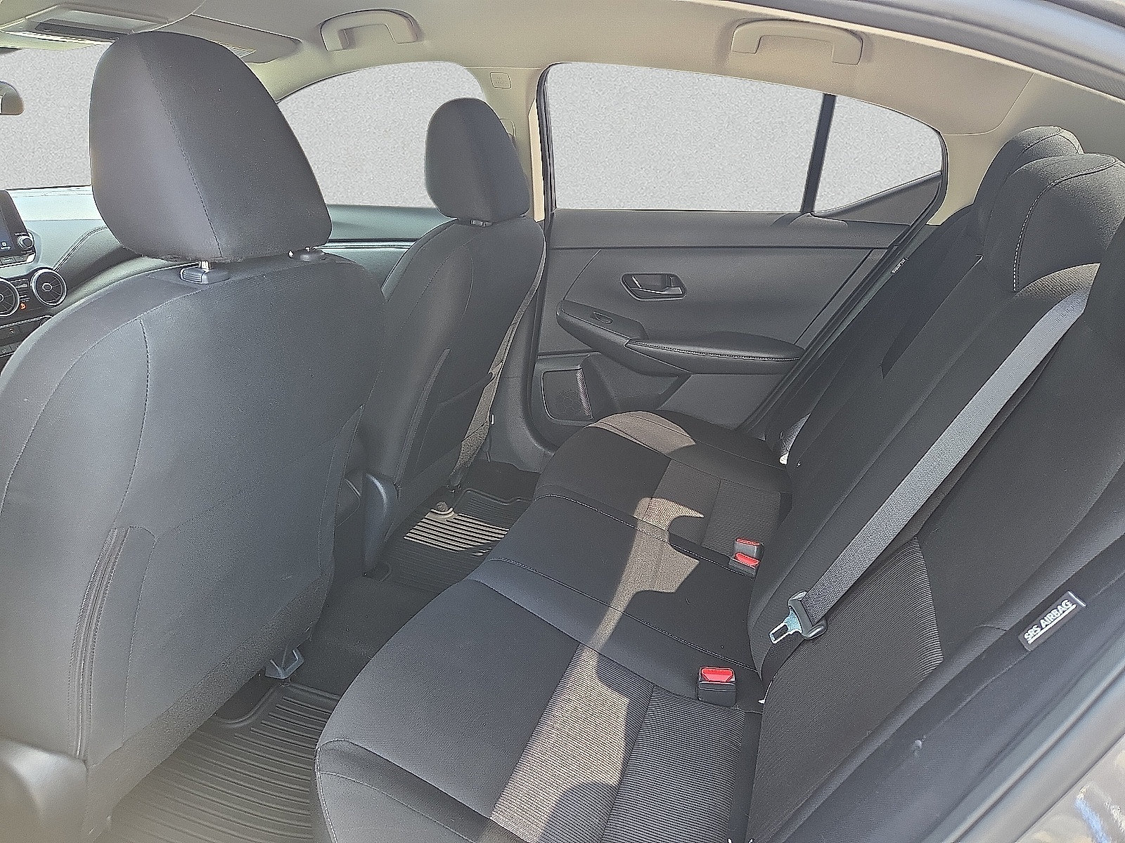 Used 2025 Nissan Sentra SV FWD image 9