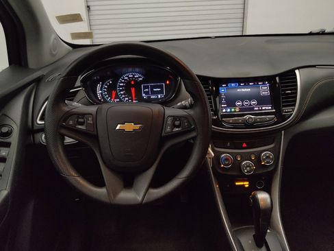 Used 2022 Chevrolet Trax LT AWD/4WD image 22