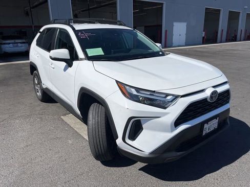 Used 2024 Toyota RAV4 LE AWD/4WD image 3