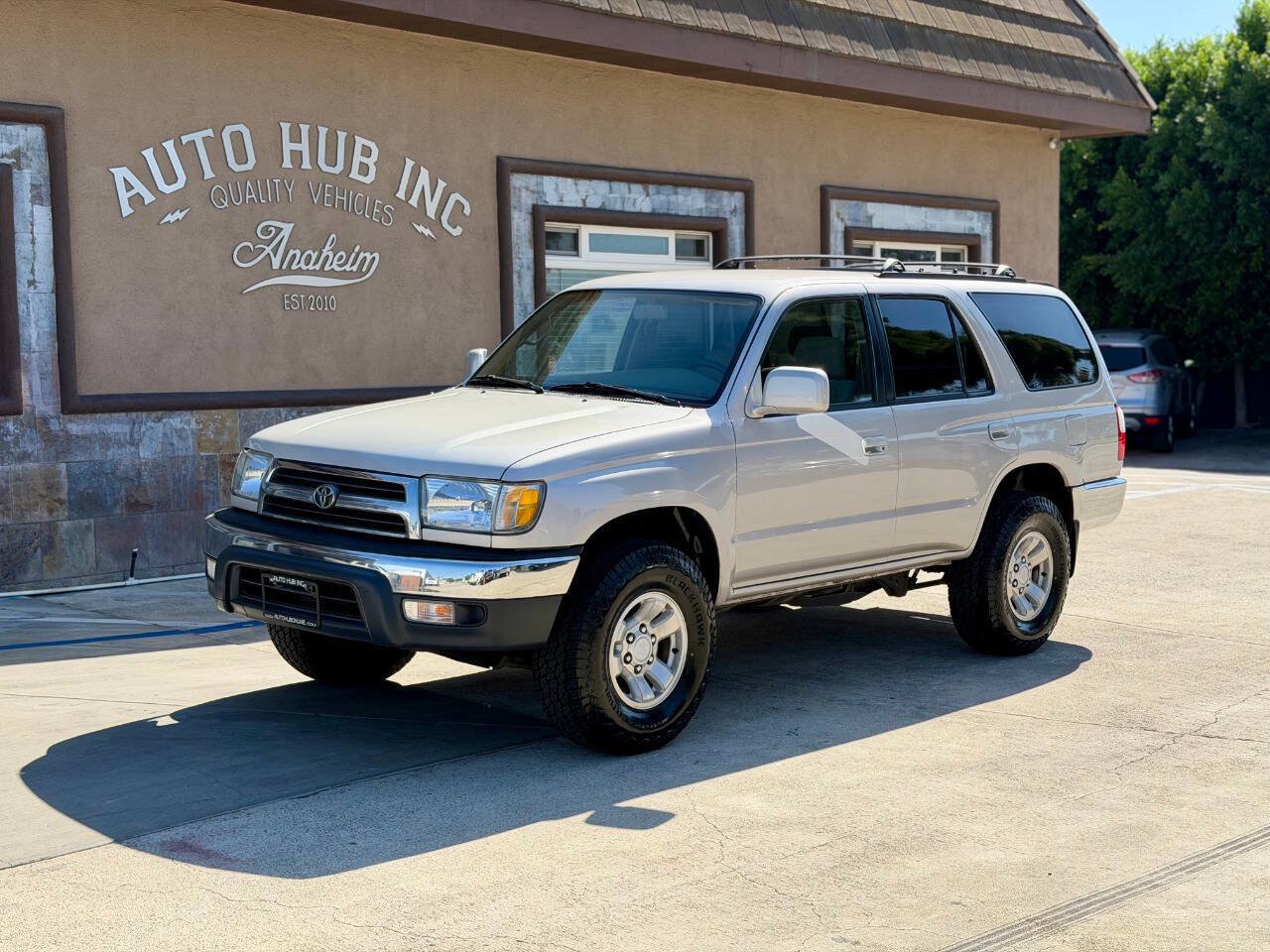 Used 1999 Toyota 4Runner SR5 RWD image 1