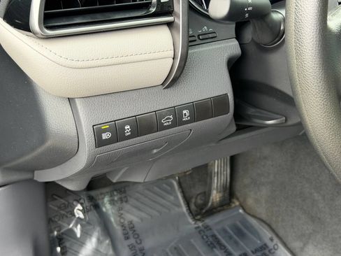 Used 2020 Toyota Camry LE AWD/4WD image 14