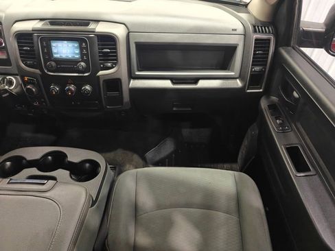 Used 2017 RAM 1500 Express image 24
