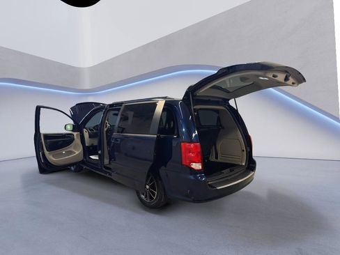 Used 2017 Dodge Grand Caravan SXT FWD image 10