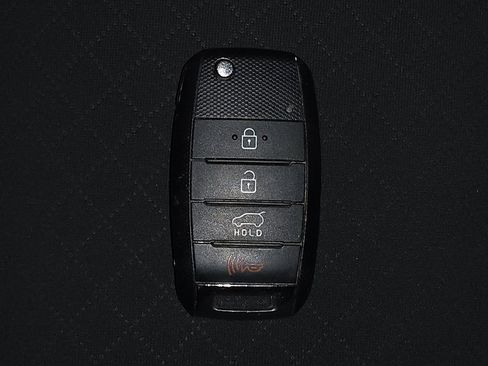 Used 2017 Kia Sorento AWD image 32