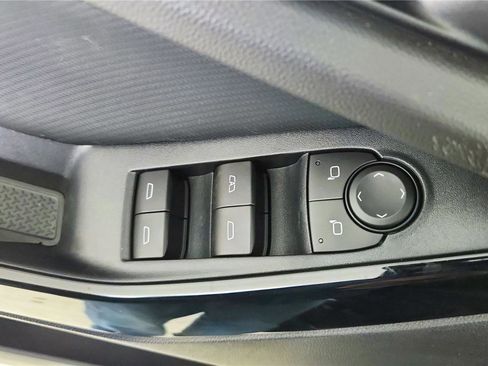 New 2026 Chevrolet Equinox LT image 29