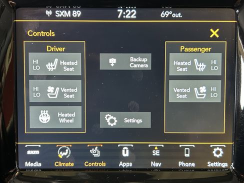 Used 2019 Jeep Cherokee Limited w/ Luxury Group AWD/4WD image 26