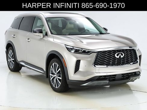 Used 2023 INFINITI QX60 Sensory w/ Vision Package AWD/4WD image 16