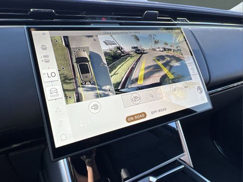 New 2025 Land Rover Range Rover Long Wheelbase SE image 26