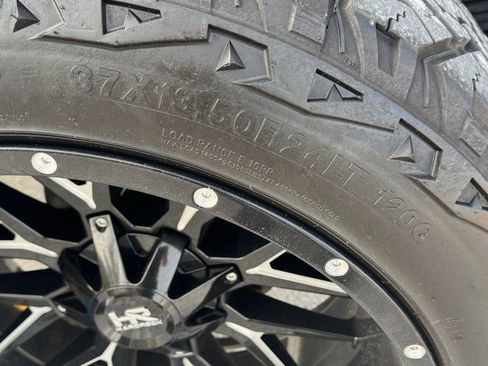 Used 2021 Chevrolet Silverado 2500 High Country w/ Z71 Off-Road Package image 35